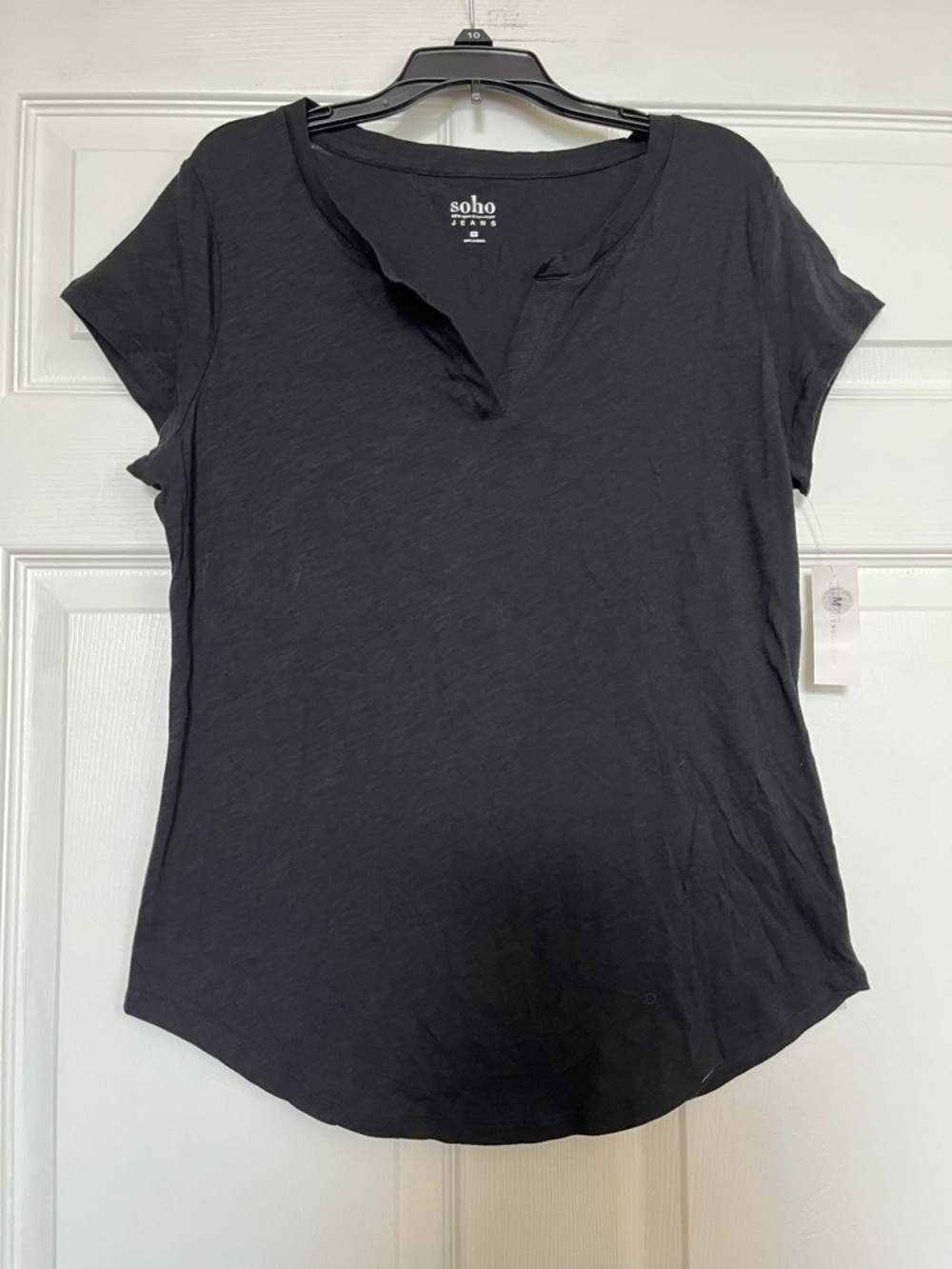 NY&C Soho Black Notch Neck Tee - Women’s M Cotton Soft Lightweight Top - NWT - Picture 1 of 9